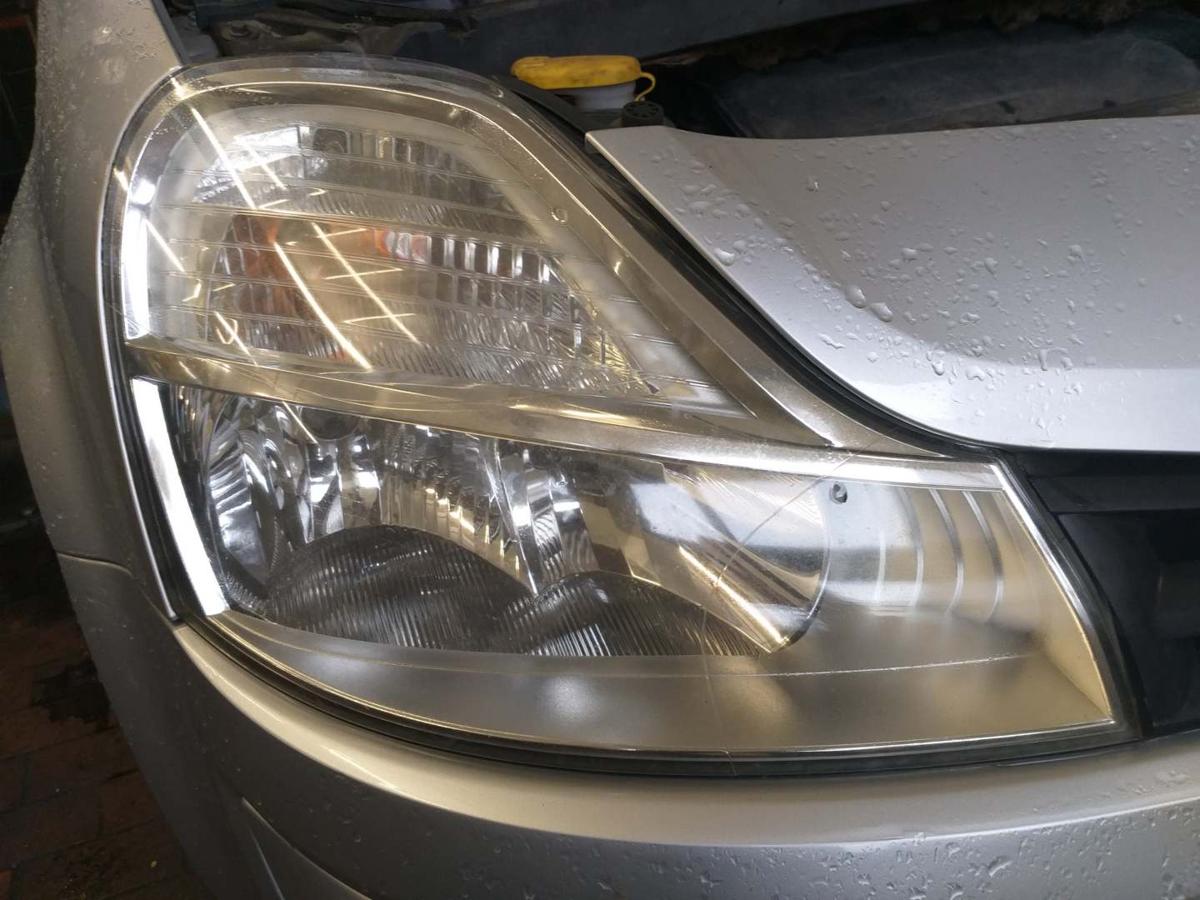 Renault Modus Bj.2008 original Scheinwerfer vorn rechts Halogen Facelift leicht vergilbt